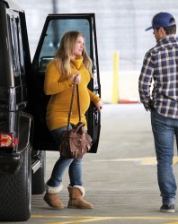 Хилари Дафф, фото 17226. Hilary Duff headed to a movie in Los Angeles, february 19, foto 17226