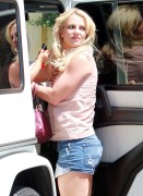 Бритни Спирс - out and about candids in Calabasas, August 18, 2010 (12xHQ) 2f5062200473314