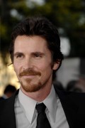 Кристиан Бэйл (Christian Bale) 2009-06-23 At Public Enemies Premiere in LA - 184xHQ 1f1059207604664