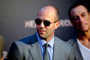 Джейсон Стэтхэм (Jason Statham) Attends the premiere of The Expendables 2 at the Callao Cinemas 2012.08.09 (9xHQ) E88c93207607856